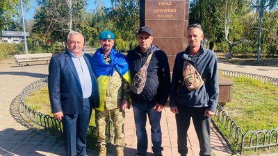 На Одещині зустріли військового Сергія Костецького, який повернувся з полону На Одещині зустріли військового Сергія Костецького, який повернувся з полону