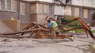 В Ірпені почали відбудову багатоквартирного будинку ЖК "Ірпінські липки" В Ірпені почали відбудову багатоквартирного будинку ЖК "Ірпінські липки"