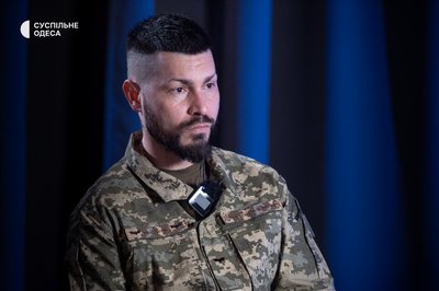 Мексиканець із позивним "Бетмен" воює за Україну: історія бійця, який знайшов тут сенс життя Мексиканець із позивним "Бетмен" воює за Україну: історія бійця, який знайшов тут сенс життя