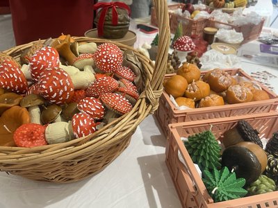 Понад 20 локальних брендів об’єдналися на благодійному ярмарку у Хмельницькому Понад 20 локальних брендів об’єдналися на благодійному ярмарку у Хмельницькому