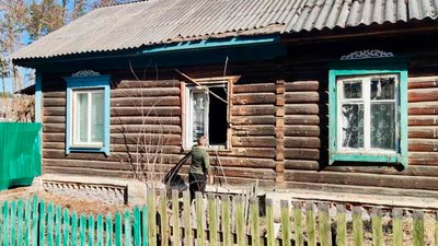 Росіяни FPV-дронами атакували Семенівку: пошкоджені будинки, магазини та авто Росіяни FPV-дронами атакували Семенівку: пошкоджені будинки, магазини та авто