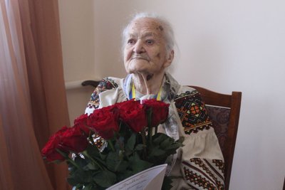 100 років, секрет довголіття, троянди 100 років, секрет довголіття, троянди