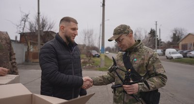 "Кожен дрон наблизить нас до спільної перемоги". Операторам БпЛА 128 бригади Тероборони передали партію дронів "Кожен дрон наблизить нас до спільної перемоги". Операторам БпЛА 128 бригади Тероборони передали партію дронів
