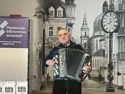 Роман Шупер, поет, бібліоліт Роман Шупер, поет, бібліоліт