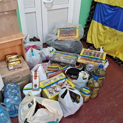 Дискотеки нині не на часі: волонтерка з Черкащини разом зі школярами допомагають військовим