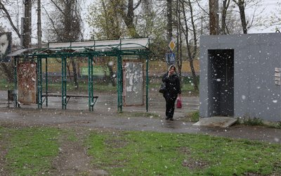 Нічні заморозки та сніг на початку квітня на Херсонщині. Як негода вплине на врожай Нічні заморозки та сніг на початку квітня на Херсонщині. Як негода вплине на врожай
