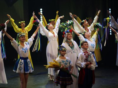 "Різдво разом з Україною". Хореографічний ансамбль з Кропивницького "Світанок" представляв Україну у Фінляндії "Різдво разом з Україною". Хореографічний ансамбль з Кропивницького "Світанок" представляв Україну у Фінляндії