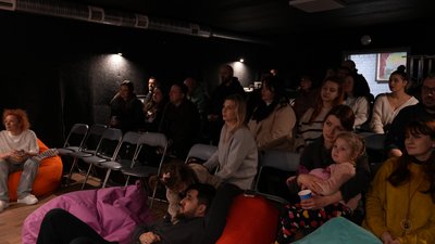 “Його життя через це триває”: у Сумах відбувся вечір пам’яті Євгенія Маркарова “Його життя через це триває”: у Сумах відбувся вечір пам’яті Євгенія Маркарова