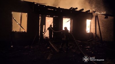 Травмовані семеро людей, з них троє дітей, пошкоджена спецтехніка: війська РФ атакували 5 населених пунктів Чернігівщини
