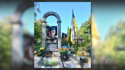 Кожен 10-й з села плете: волонтерки ініціативної групи "Бджілка" з Олбина на Чернігівщині, сплели 100 маскувальних сіток Кожен 10-й з села плете: волонтерки ініціативної групи "Бджілка" з Олбина на Чернігівщині, сплели 100 маскувальних сіток