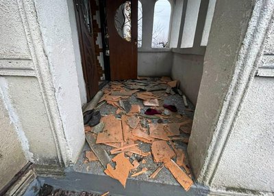 Вночі над Чернівецькою областю збили російський безпілотник: уламки пошкодили будівлі Вночі над Чернівецькою областю збили російський безпілотник: уламки пошкодили будівлі