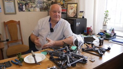 На Вінниччині волонтери виготовили понад пів тисячі дронів для ЗСУ На Вінниччині волонтери виготовили понад пів тисячі дронів для ЗСУ