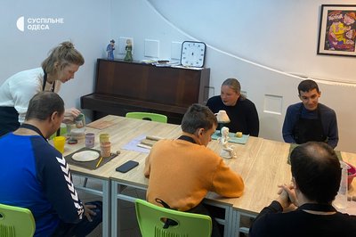 Єдина в Одесі інклюзивна майстерня: як працює простір для дорослих з аутизмом та ментальною інвалідністю Єдина в Одесі інклюзивна майстерня: як працює простір для дорослих з аутизмом та ментальною інвалідністю