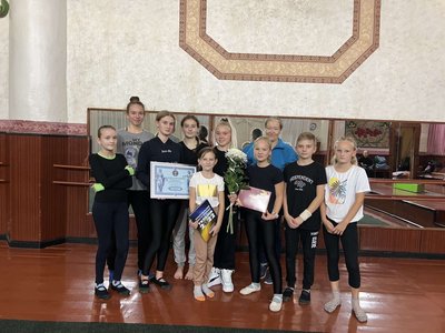 Акробатка з Рівненщини встановила унікальний світовий рекорд та присвятила його брату із ЗСУ Акробатка з Рівненщини встановила унікальний світовий рекорд та присвятила його брату із ЗСУ