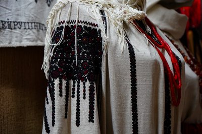Сорочка вишита рідкісною технікою "колодки" Сорочка вишита рідкісною технікою "колодки"