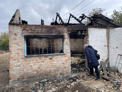 У Полтавській ТГ шахед влучив у будинок: як люди рятувались з палаючого дому У Полтавській ТГ шахед влучив у будинок: як люди рятувались з палаючого дому