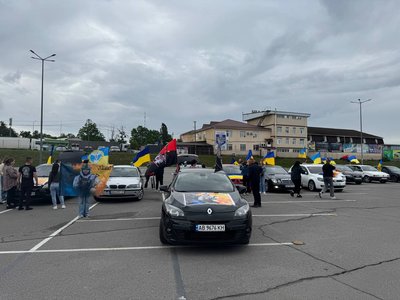 "VILLI — Хоробре Серце": у Вінниці пройшов автопробіг у пам'ять про оборонця Віктора Войтенка "VILLI — Хоробре Серце": у Вінниці пройшов автопробіг у пам'ять про оборонця Віктора Войтенка