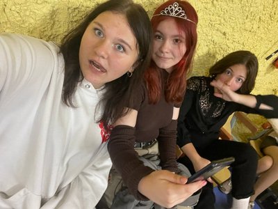 "Мріяла стати криміналістом": однокласники загиблої у Сумах Анастасії Боровик розповіли про дівчину "Мріяла стати криміналістом": однокласники загиблої у Сумах Анастасії Боровик розповіли про дівчину