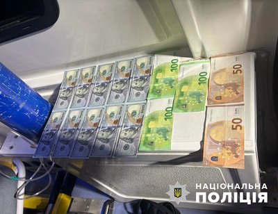 На машині "швидкої" перевозив чоловіків через кордон: на Закарпатті поліція затримала підозрюваного На машині "швидкої" перевозив чоловіків через кордон: на Закарпатті поліція затримала підозрюваного
