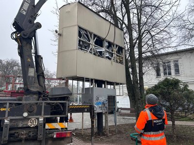 У Полтаві демонтували непрацюючий екран