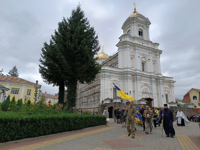 Не дочекався народження двійнят: у Луцьку попрощалися з 34-річним стрільцем Михайлом Кузьмою Не дочекався народження двійнят: у Луцьку попрощалися з 34-річним стрільцем Михайлом Кузьмою