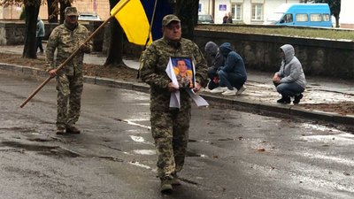 У Маньківці в останню путь провели загиблого військовослужбовця Вячеслава Леся. У Маньківці в останню путь провели загиблого військовослужбовця Вячеслава Леся.