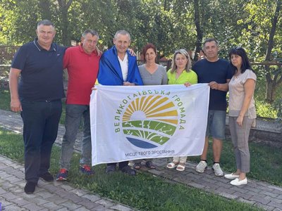 Микола Задворний, односельці, звільнений з полону Микола Задворний, односельці, звільнений з полону