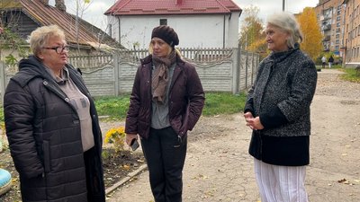 "Він нас називає сепаратистами", "а вони мене - Гітлером": на Рівненщині конфліктують переселенці та адміністрація "Він нас називає сепаратистами", "а вони мене - Гітлером": на Рівненщині конфліктують переселенці та адміністрація