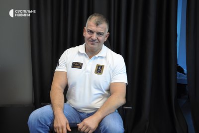 Власник компанії Fire Point Денис Штілерман під час розмови з журналістом Суспільного у травні 2026 року Власник компанії Fire Point Денис Штілерман під час розмови з журналістом Суспільного у травні 2026 року