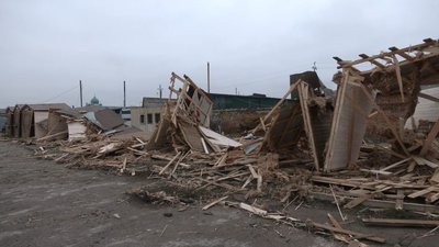 "Прокляну кістки й кров, хто це робить": жителі Новгорода-Сіверського про атаку РФ, яка тричі за 4 дні вдарила по центру "Прокляну кістки й кров, хто це робить": жителі Новгорода-Сіверського про атаку РФ, яка тричі за 4 дні вдарила по центру