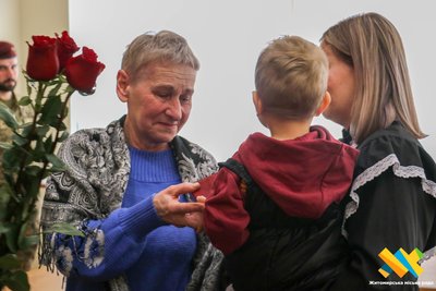 У Житомирі родинам загиблих захисників вручили державні нагороди У Житомирі родинам загиблих захисників вручили державні нагороди