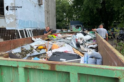 Сміття, яке виникло після атаки РФ на Одещину 26 червня