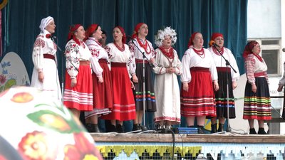 Намагаємося відродити традиції: у Радивилові музичні колективи виконали Поліські веснянки Намагаємося відродити традиції: у Радивилові музичні колективи виконали Поліські веснянки