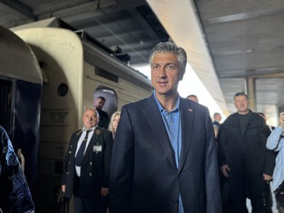 Прем'єр-міністр Хорватії Андрей Пленкович прибув на залізничний вокзал у Києві зранку 15 липня 2026 року