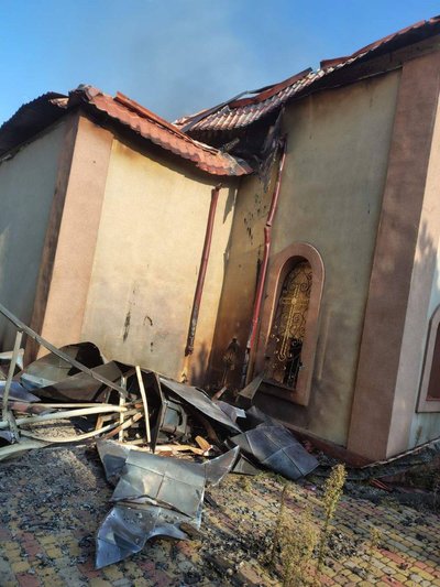 У Мирнограді від обстрілів згорів храм — Покровське вікаріатство У Мирнограді від обстрілів згорів храм — Покровське вікаріатство