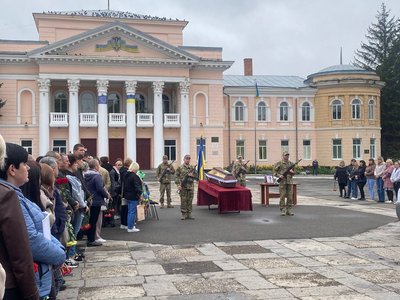 У війні Росії проти України полягли троє миколаївських військових У війні Росії проти України полягли троє миколаївських військових