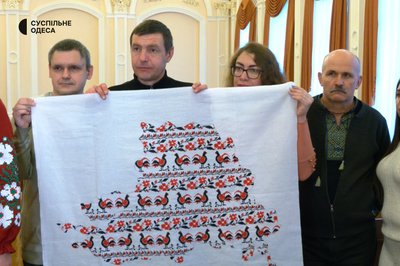 В Одесі представили вишиту мапу Херсонської області