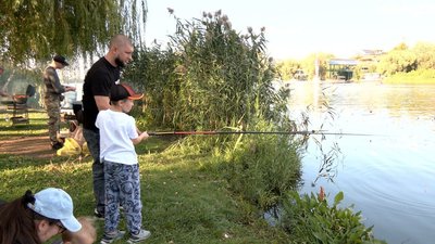 «Не замінимо діткам батьків, але маємо підставити плече»: на Вінниччині для дітей загиблих бійців організували риболовлю «Не замінимо діткам батьків, але маємо підставити плече»: на Вінниччині для дітей загиблих бійців організували риболовлю