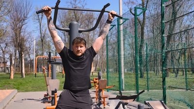 Після поранення та втрати ноги брав участь в українському тижні моди. Історія бійця з Кропивницького Після поранення та втрати ноги брав участь в українському тижні моди. Історія бійця з Кропивницького