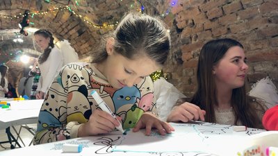 У Луцьку запрацювала резиденція Святого Миколая в укритті У Луцьку запрацювала резиденція Святого Миколая в укритті