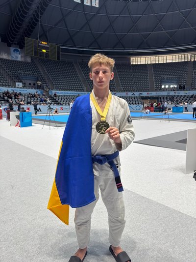«Три роки приїжджав з однією метою»: 16-річний одесит став чемпіоном світу з греплінгу «Три роки приїжджав з однією метою»: 16-річний одесит став чемпіоном світу з греплінгу