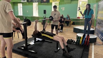 Взяли учать 50 пауерліфтерів: в Олександрії провели чемпіонат України з жиму лежачи Взяли учать 50 пауерліфтерів: в Олександрії провели чемпіонат України з жиму лежачи