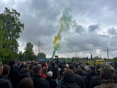 Поховали героя на місцевому кладовищі в селищі Вовковинці Поховали героя на місцевому кладовищі в селищі Вовковинці