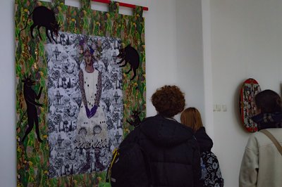 "Шиття" як мова мистецтва: у Дніпрі відкрилася виставка Анастасії Подерв'янської