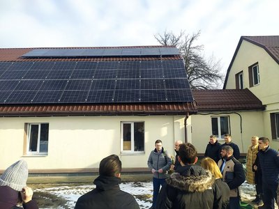 На даху амбулаторії в Горенці встановили сонячні панелі На даху амбулаторії в Горенці встановили сонячні панелі