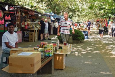 «Весь район мене знає»: історія продавця Тілаки, який 25 років торгує чаєм в Одесі «Весь район мене знає»: історія продавця Тілаки, який 25 років торгує чаєм в Одесі