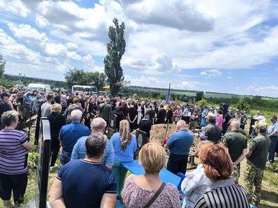 На Черкащині попрощалися з молодшим сержантом, який загинув на Луганщині На Черкащині попрощалися з молодшим сержантом, який загинув на Луганщині