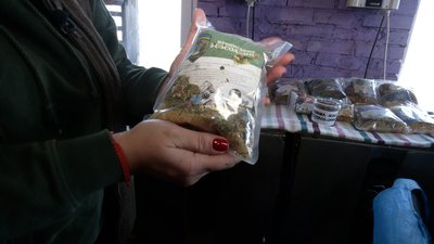 "Додати води та проварити 5 хвилин": як "Кухарська зграя вовченят" з Ніжина готує сухі пайки бійцям на фронт "Додати води та проварити 5 хвилин": як "Кухарська зграя вовченят" з Ніжина готує сухі пайки бійцям на фронт