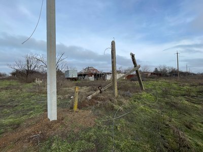 У селі Прибузьке, що на Миколаївщині, почали відновлювати електропостачання У селі Прибузьке, що на Миколаївщині, почали відновлювати електропостачання