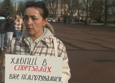 Чоловік Олени Колесник з березня 2022 воює добровольцем, 27 жовтня 2023, Хмельницький Чоловік Олени Колесник з березня 2022 воює добровольцем, 27 жовтня 2023, Хмельницький